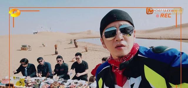 郑钧|《滚烫人生2》开播，55岁郑钧骑摩车摔倒，刘芸提醒他安全第一