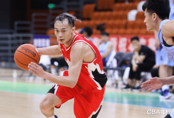 广东男篮|CBA三消息：广东新援正在度假，江苏已开始训练，阿不都获得分王