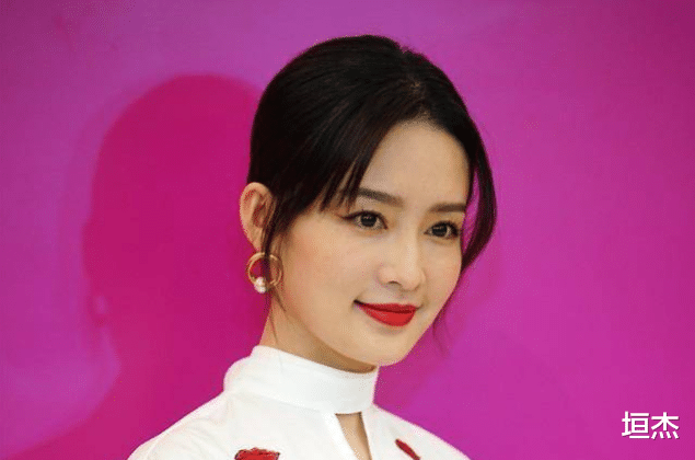 生图|痘痘脸、赘肉、五五分！生图里的“女神”明星，都因“照骗”翻车