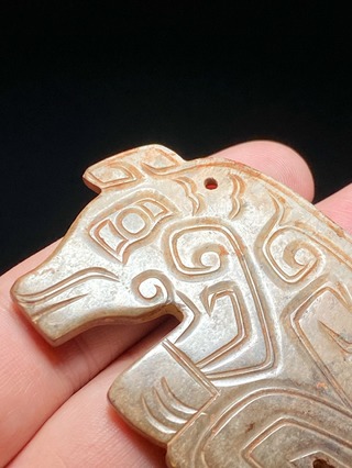 |周 和田玉沁色 瑞兽 玉珮 挂件