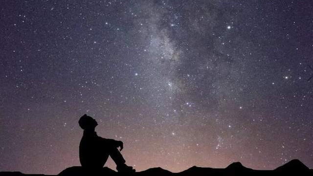 肉眼可见的最远天体，离地球有多少光年？