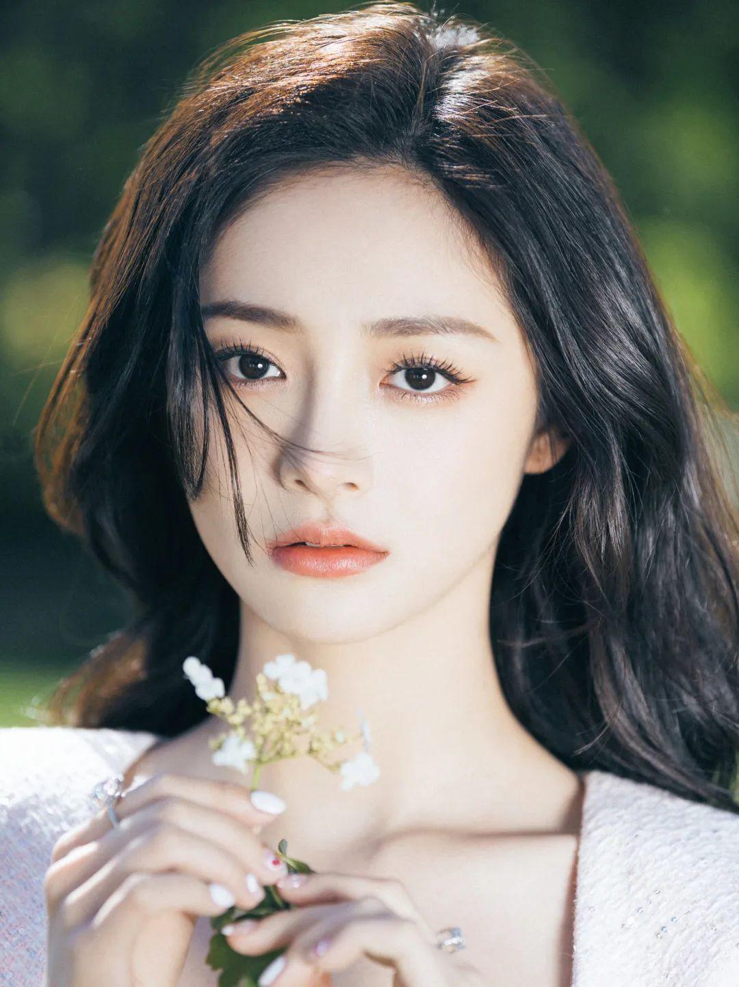 双眼皮、瓜子脸过时了?2023年最新美女标准长这样