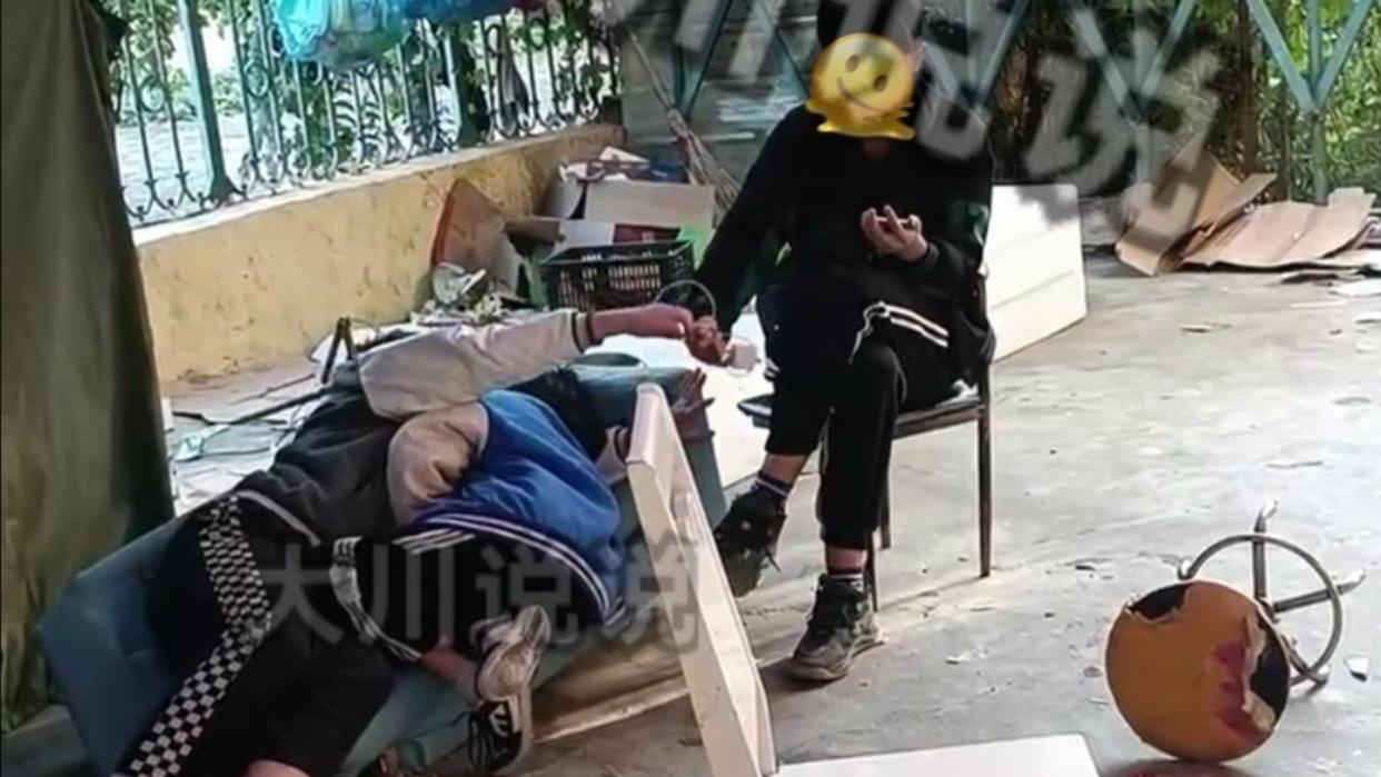 安徽：一初中男女学生在学校“腻歪”，网友：女孩爸妈知道得气炸