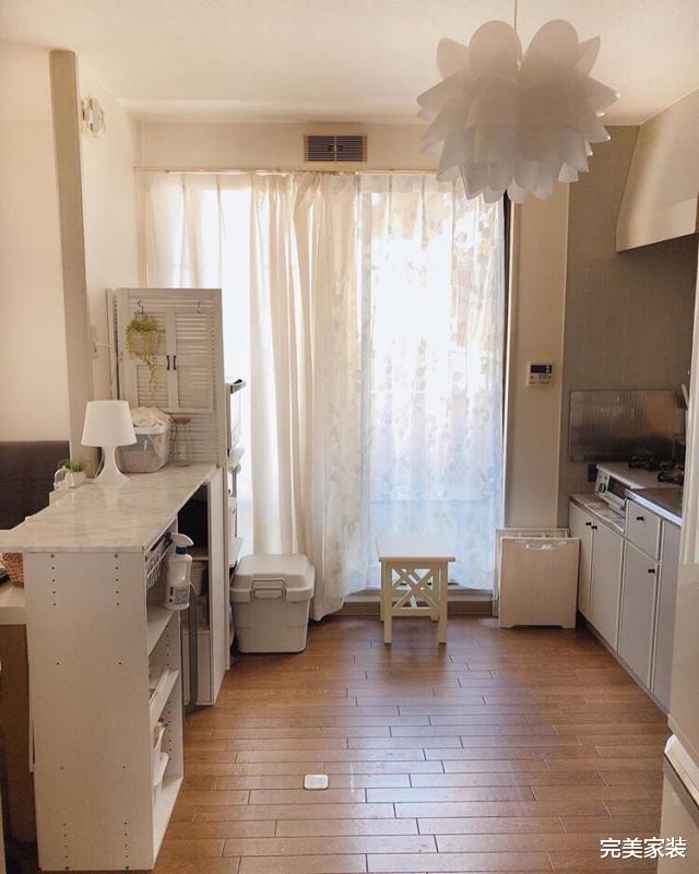 蜗居的日本女生,把迷你空间打理的井井有条,让人十分羡慕