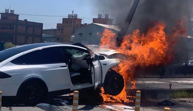 提车7天就自燃，新能源车企疯狂扩产背后的重大隐患