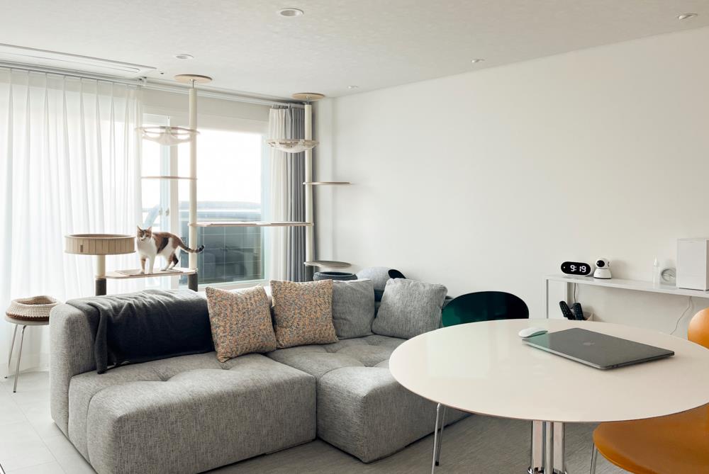 108㎡改造前后对比,单是客厅就被拆成4大功能!玄关让人眼前一亮