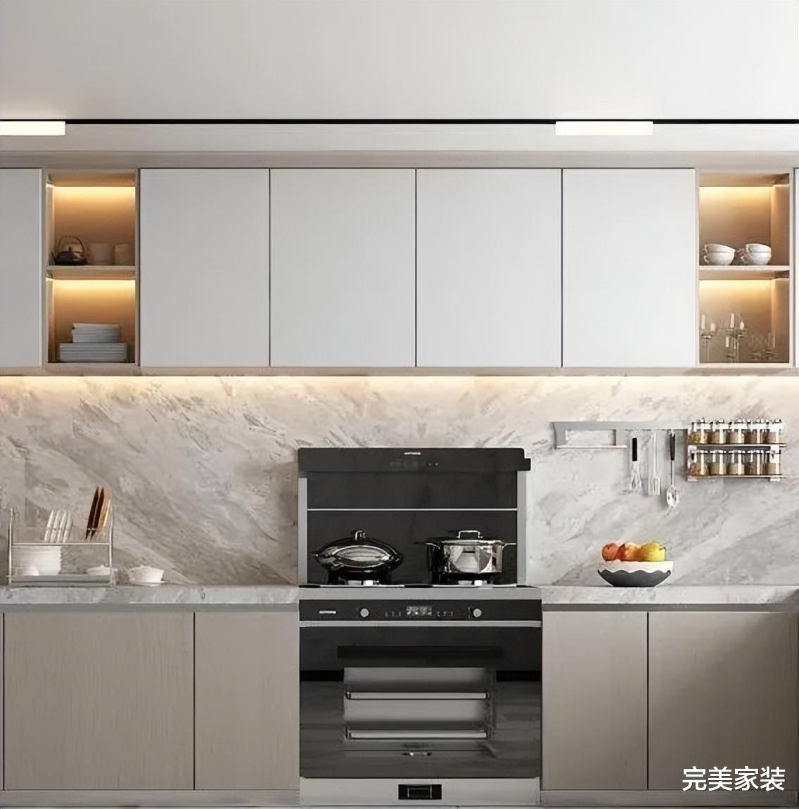 装修厨房时,老婆坚持做了4个设计,装修工人都连连称赞!