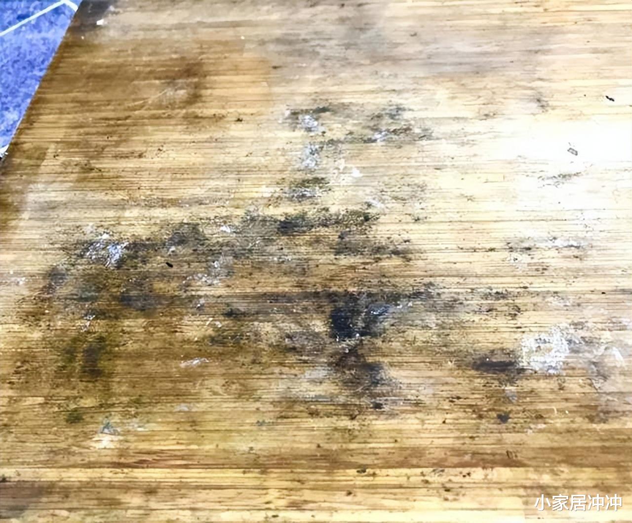 建议大家：灶台别摆瓶瓶罐罐了，学年轻人的做法，干净整洁不占地