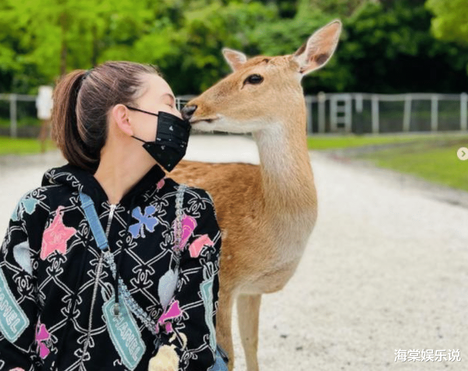周杰伦|周杰伦4月7日晒医院输液照！身体亮红灯好憔悴，众星担心一起安慰