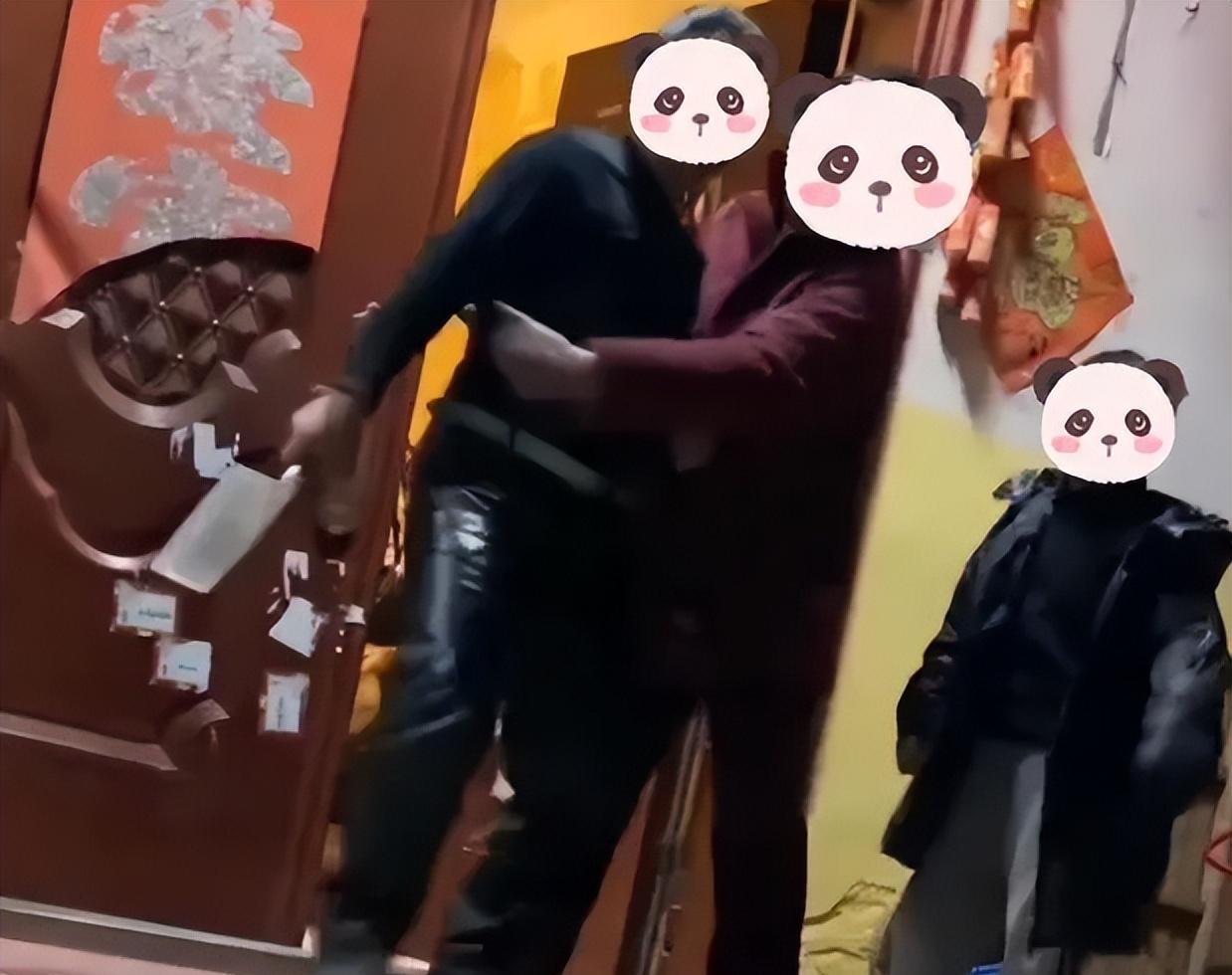 爷爷给学生递菜刀怂恿“砍妈”后续,家长的回应太懦弱,可怜可气