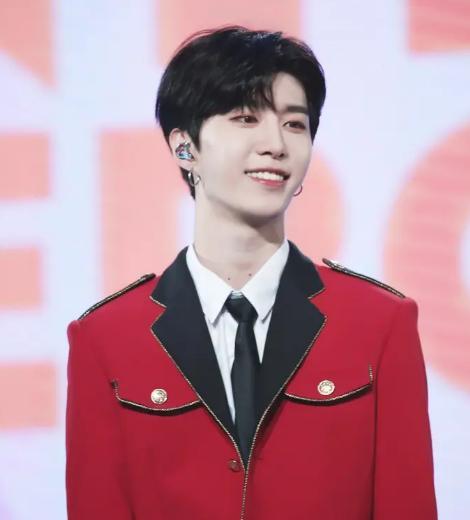 范丞丞|范丞丞看直播忘切号，却被主播赶出直播间，网友：榜一大哥不好当