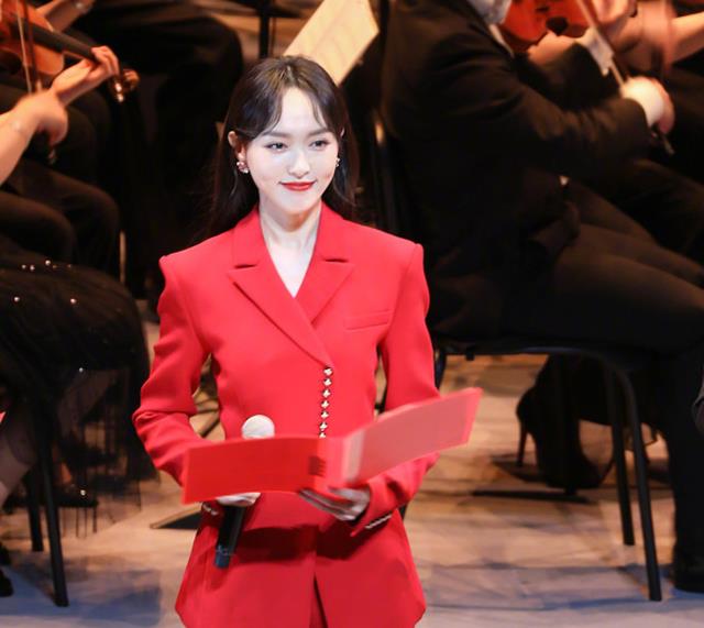 唐嫣|唐嫣获评2022年度上海市二级演员职称