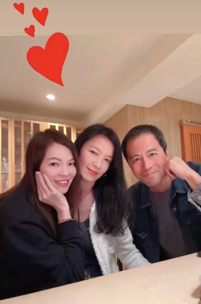 林熙蕾|47岁港剧女神退圈10年秀恩爱，总裁老公似工人，富士康老板娘露面