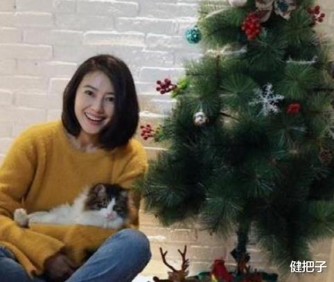 杨幂|参观高圆圆住的豪宅,室内布局既文艺又舒适,不愧是清纯女神