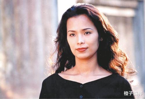 韦唯|韦唯：嫁国外后，险被丈夫暗杀，死里逃生回国，与3子相依为命