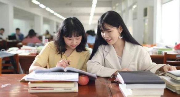 大学生|大学生后悔报考的专业排名，师范专业榜上有名，榜首专业意料之中