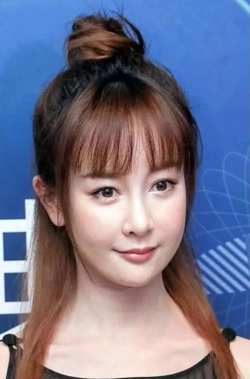 整容|年纪轻轻就眼歪嘴斜的5位明星，有的是天生遗传，有的是整容过度