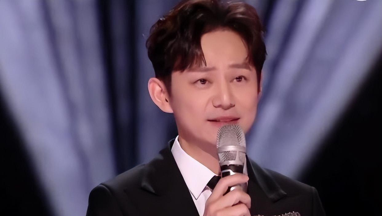 跨年晚会|跨年晚会看点多：王俊凯单手吊威亚，何炅飙泪，虞书欣成在逃公主