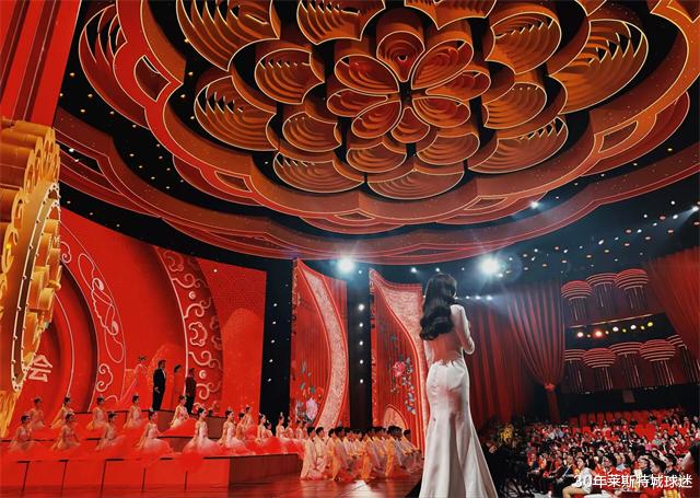 马凡舒|马凡舒回应被叫“五粮液”！被质疑妆容显老，晒旗袍美图自我正名