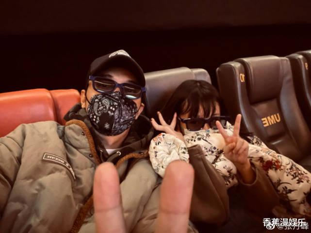 洪欣|不受毕滢插足影响，张丹峰洪欣分开陪女儿，两人上月才同框