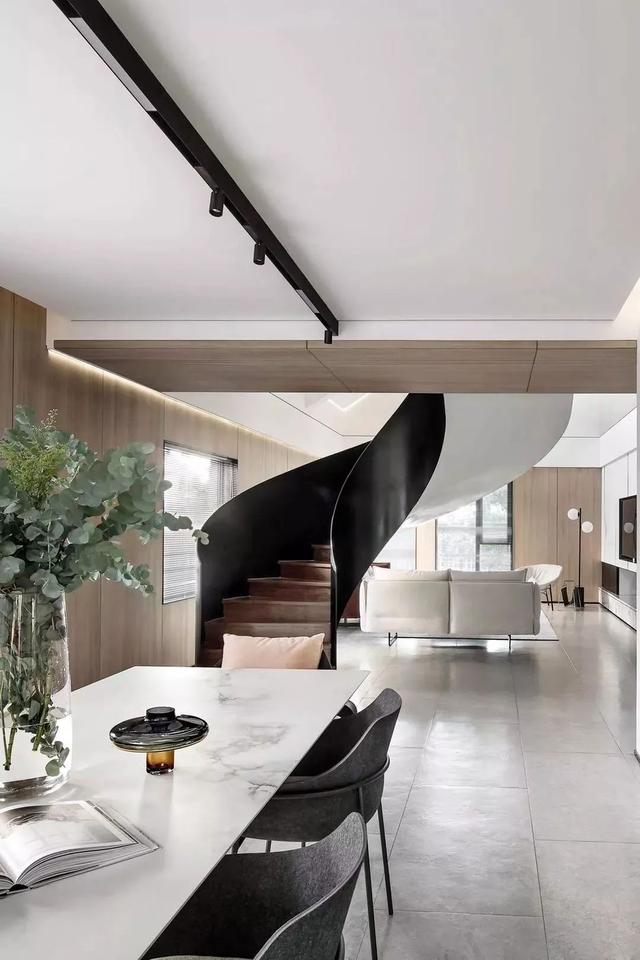 300㎡现代极简,黑白配+木饰面,满屋时尚自然的体验