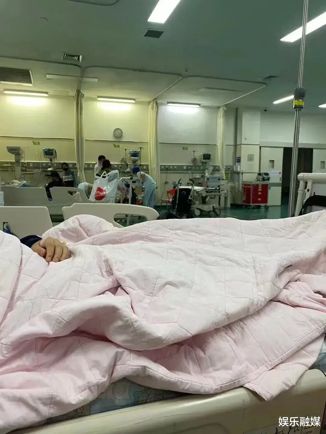 医生|医生一转遥控器,我脑袋里的水就自动流进了肚子