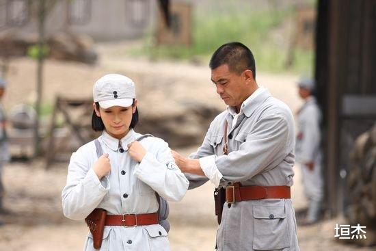 王新军|王新军：成名后抛妻弃子，把秦海璐宠成宝，前妻红了他糊了