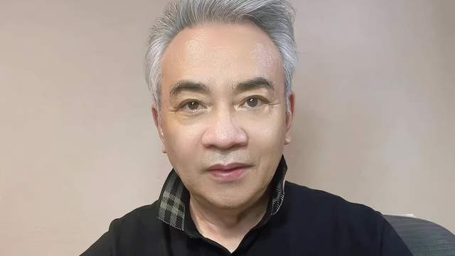 演员陈旭明吐槽停车场收费贵，属于暴利行业，建议一小时五元以内