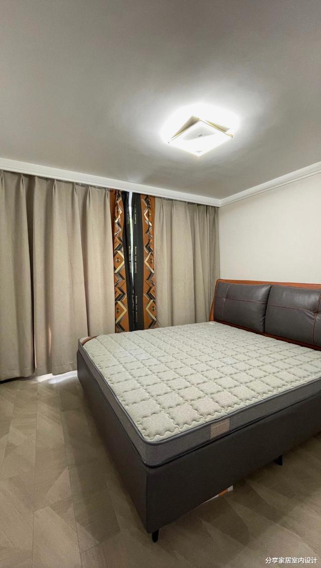 128平现代轻奢风格，时尚与高级感并存，悬空电视背景墙太抢眼了