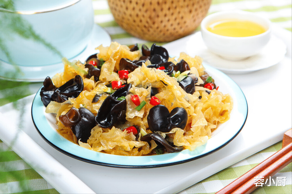 秋季主“收”,食有讲究,常吃“3白2果”,排毒降燥,保生机元气