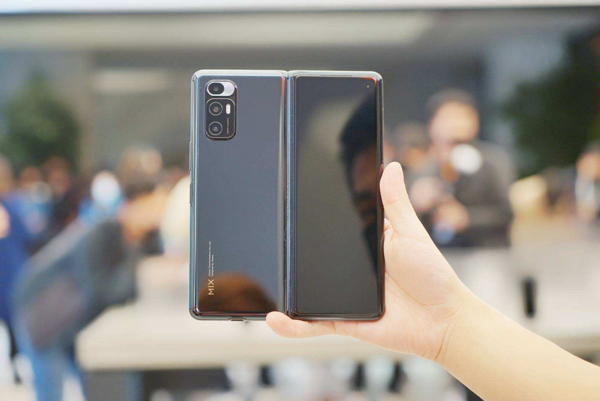 折叠屏|自研芯片+一亿像素,国产顶配折叠屏旗舰跌至新低,仅6599元