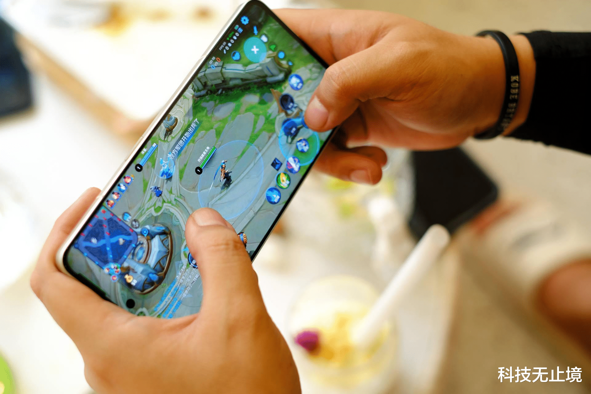 芯片|新一代游戏神器,骁龙8+芯片+X7独显,真我GT2大师探索版最值得选