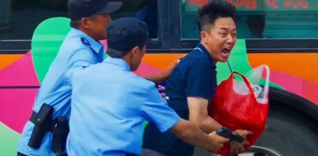 姐姐|《开端》张警官究竟在不在无限循环当中？他的表情让人意味深长