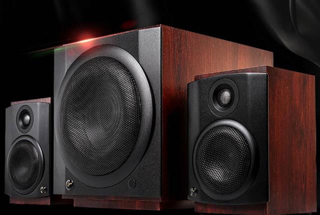 北汽蓝谷|想体验8英寸震撼低音效果？买惠威M80W2.1声道旗舰桌面音箱就行