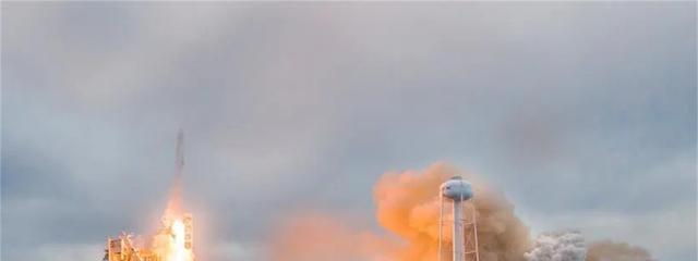 美国人还能去火星吗?“星船”助推器猛烈爆炸,马斯克感叹:情况不妙