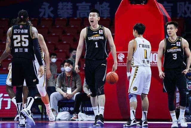 欧冠|合同到期！杨鸣作出暗示，辽宁功勋后卫恐离队，31岁老将或引哄抢