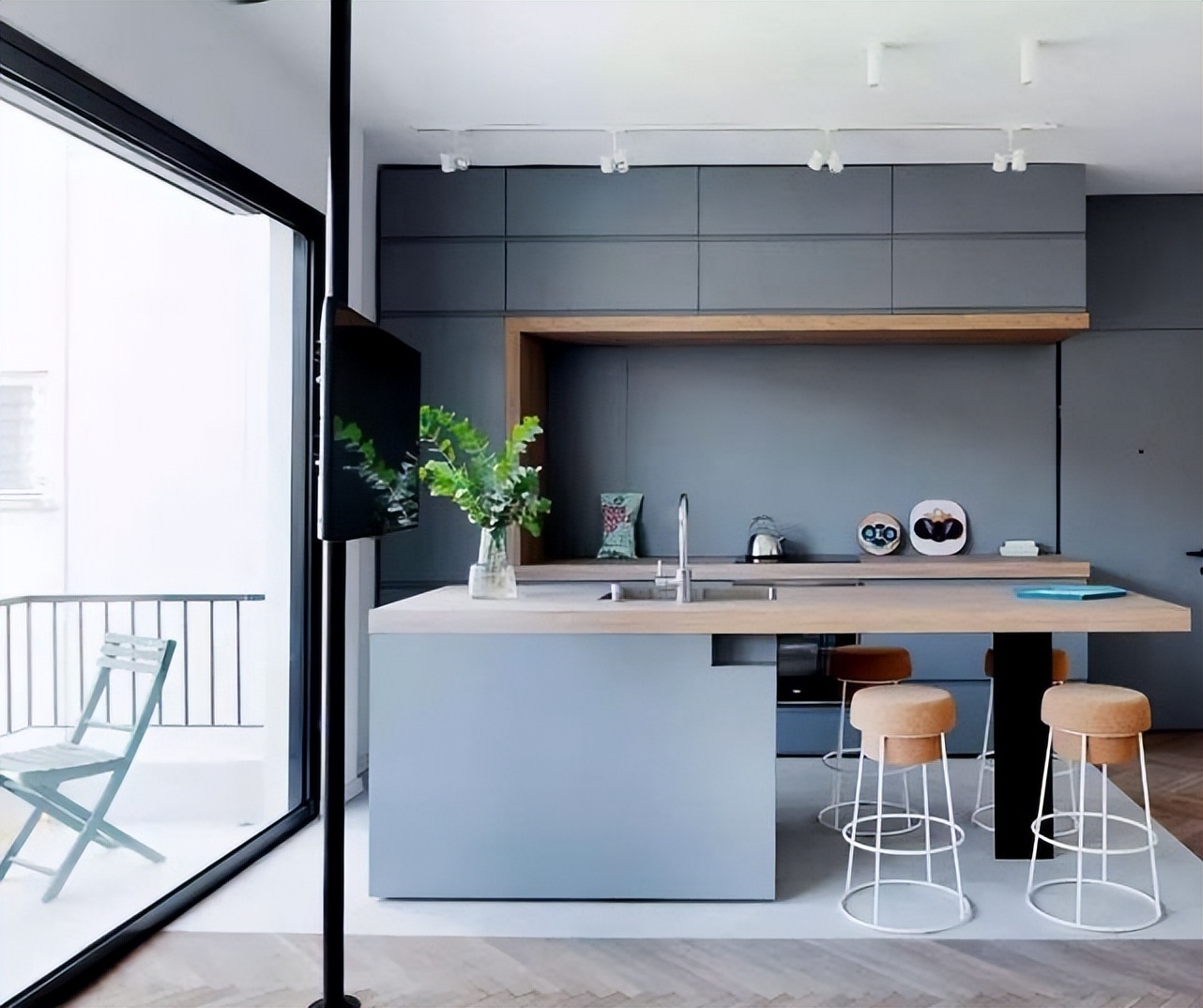 中岛台为何会成为许多厨房的标配，它究竟有何魅力，看完就明白了