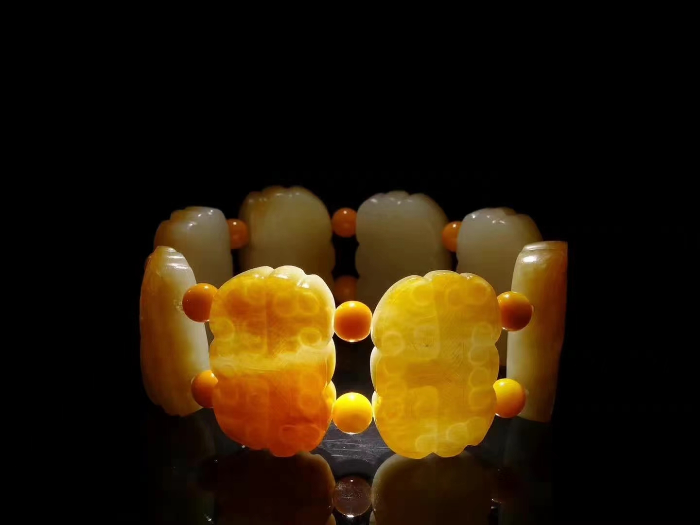 |和田玉黄皮白玉籽料手串