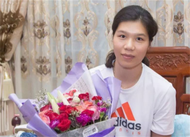 徐云丽|女排副攻徐云丽：母亲\洋飘\7年还债，退役后成为郎平得力助手