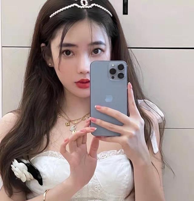 苹果|小姨子刚换新手机,就被我发现了,居然不是苹果13