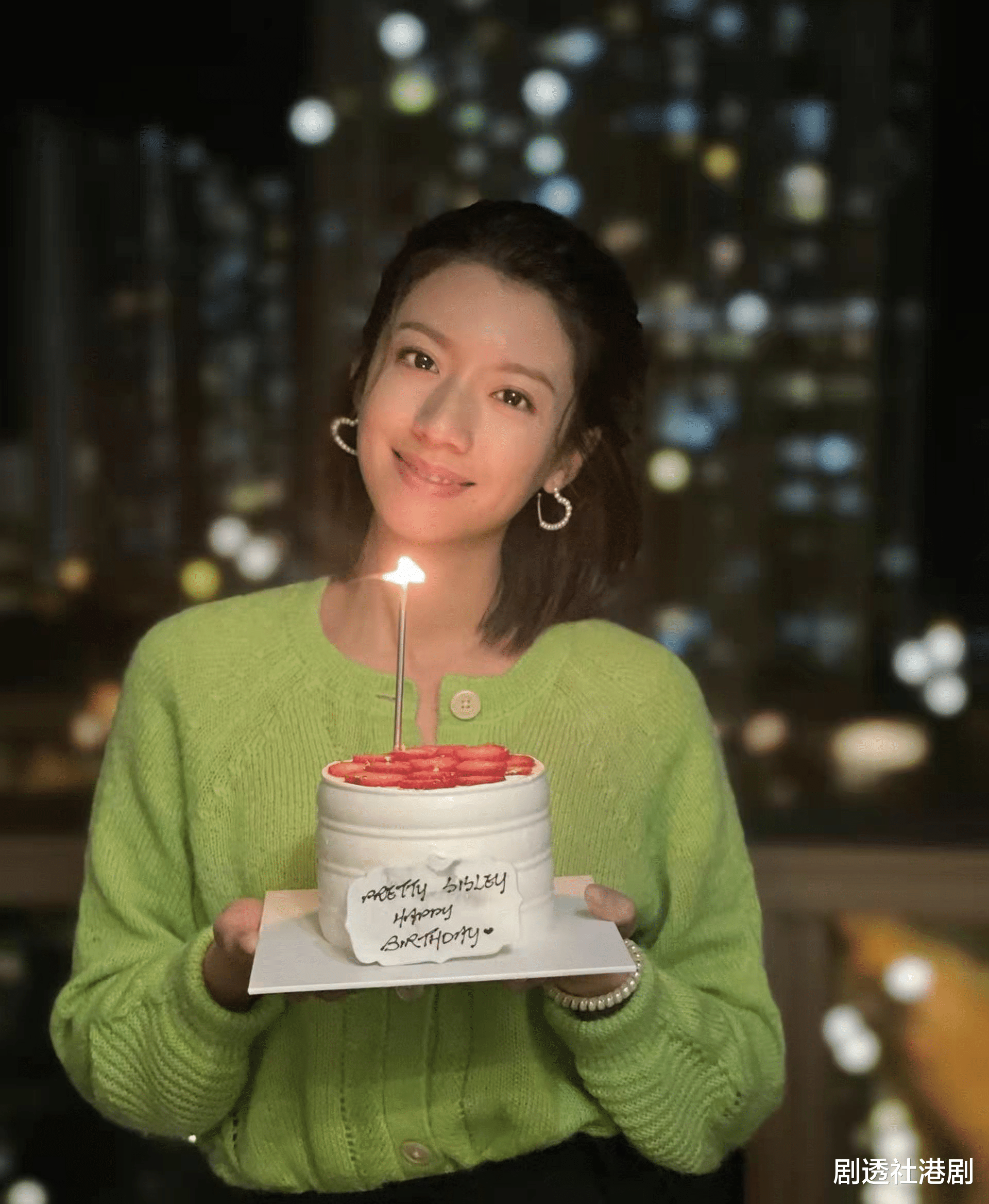 蔡思贝|TVB视后获好姐妹户外庆生惹争议，入行9年传14段绯闻被称“人肉发电机”