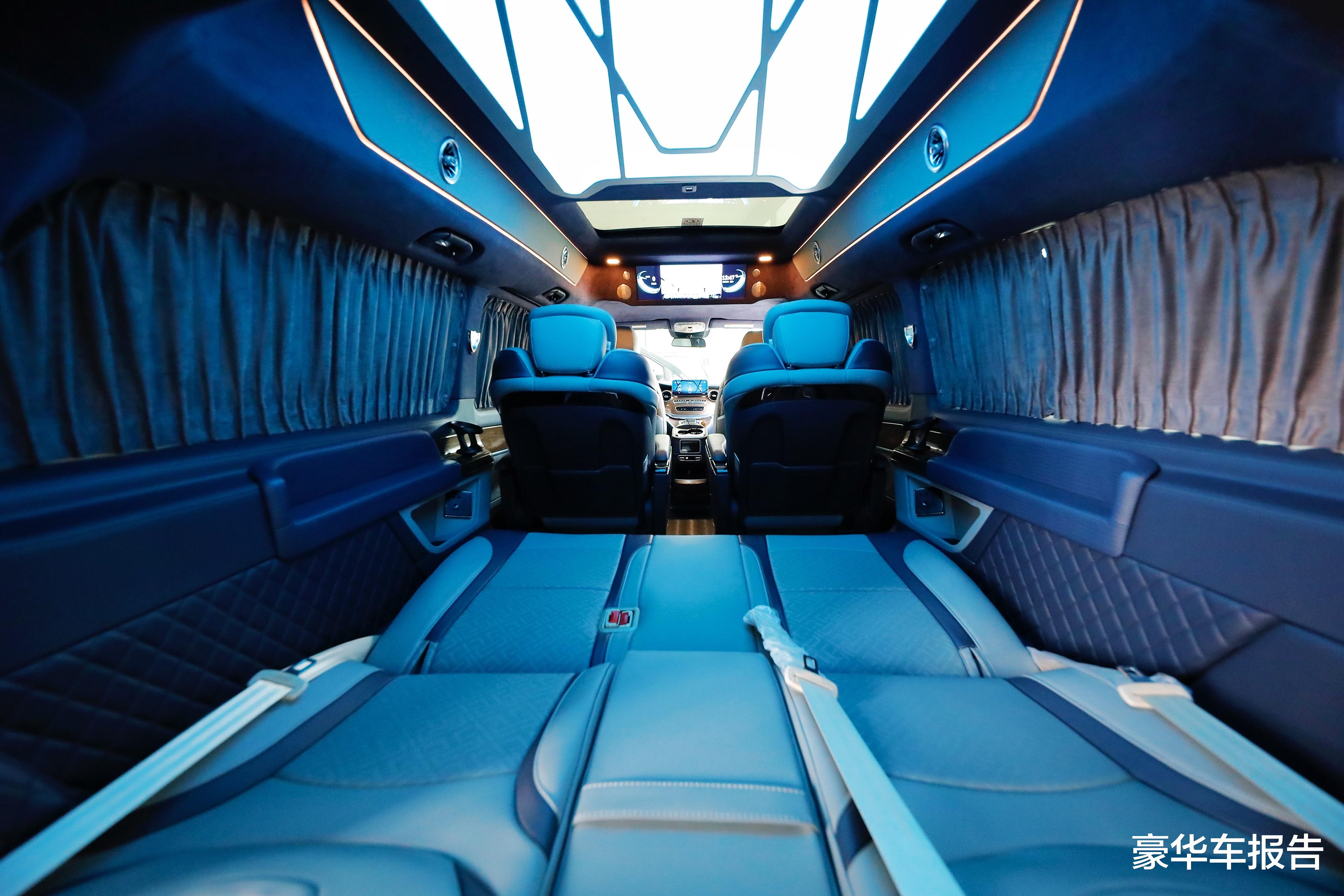 错过等一年！奔驰官方授权7座保姆车，10多万的豪华装修全都送？