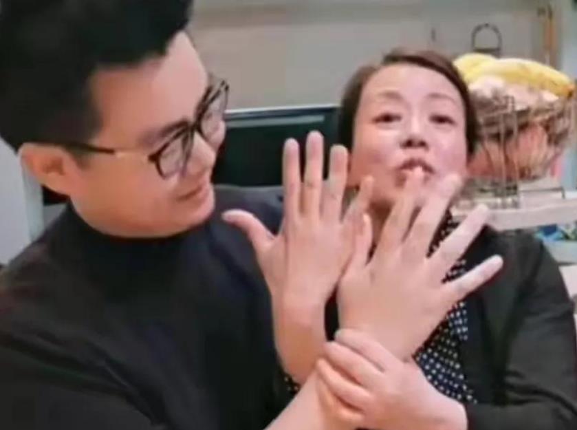 姚策|自欺欺人？网曝姚威田静私下和老杜关系好，某主播正面给出回应