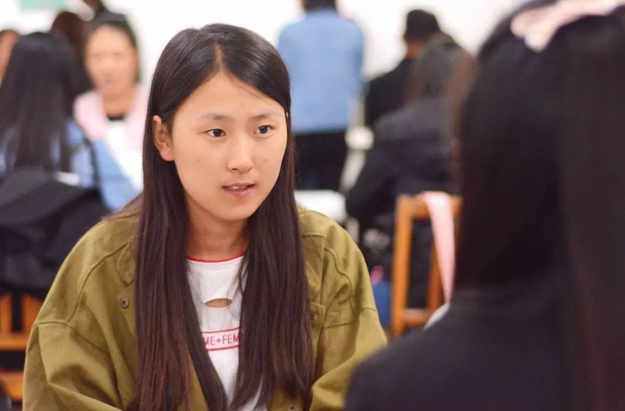 本科生|本科生出现在富士康流水线，职工说出内心想法，确实有道理