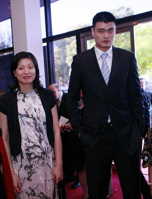 姚明|姚明的爱情故事：我17岁时遇到叶莉，从此以后爱情里只有叶莉