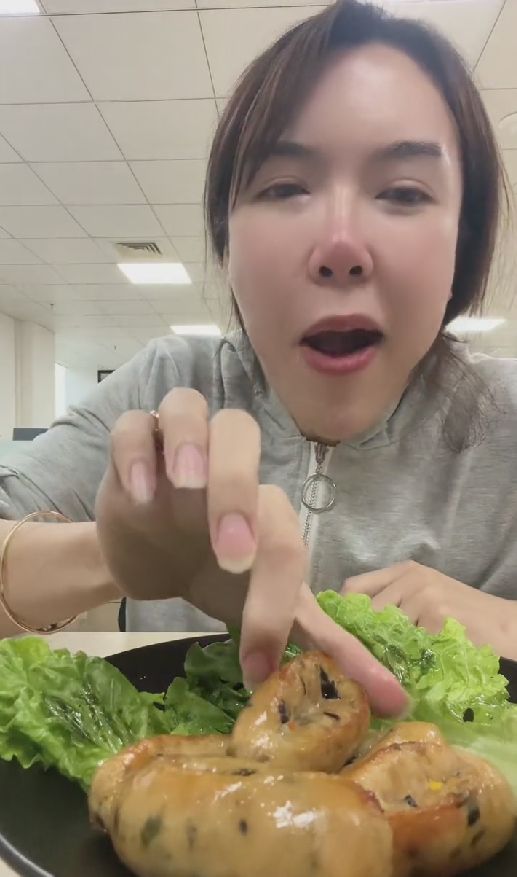 浪胃仙|网红浪胃仙被曝整容，鼻子红肿面部惊悚，下巴酷似蛇精脸