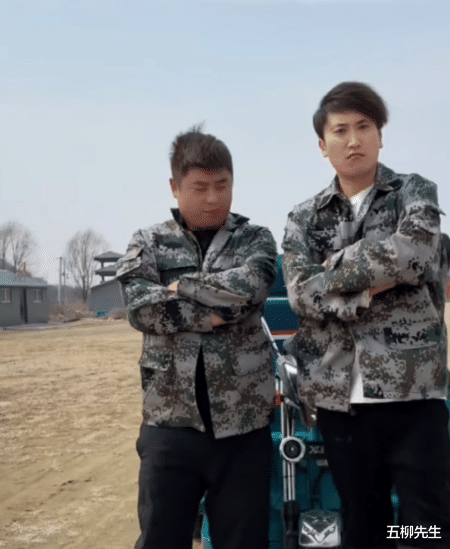 刘小光|刘小光凭炸雷火爆出圈，与俩儿子刘程和吴云飞同框，力破换人传言