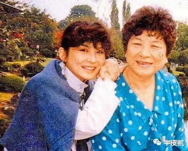 安又琪|吃软饭、卑微赔笑、带病去小县城商演,过气艺人过得不如普通人