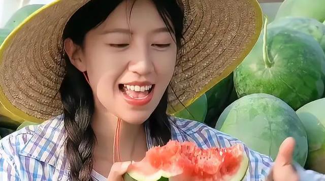 麦小登|千万级网红麦小登受婆家重视，不仅5金齐全，还单独送她1.1w红包