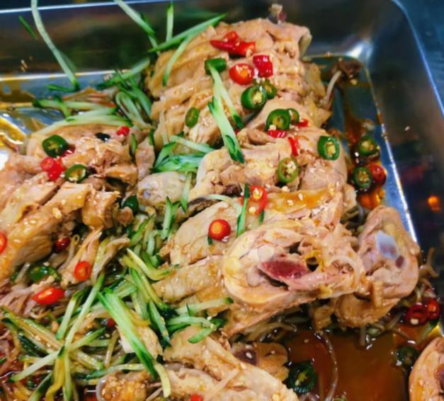 河南26岁女子成功上岸,晒出单位免费食堂饭:感觉自己没见过世面